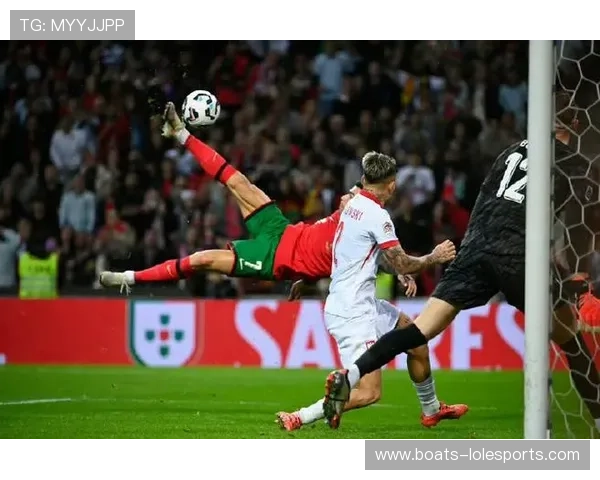 足球历史上首位完成倒钩进球的传奇球员及其对足球技术的影响