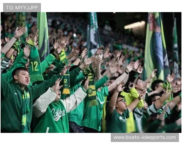 足球传奇逐一离世 球迷心中永远的怀念与悲痛