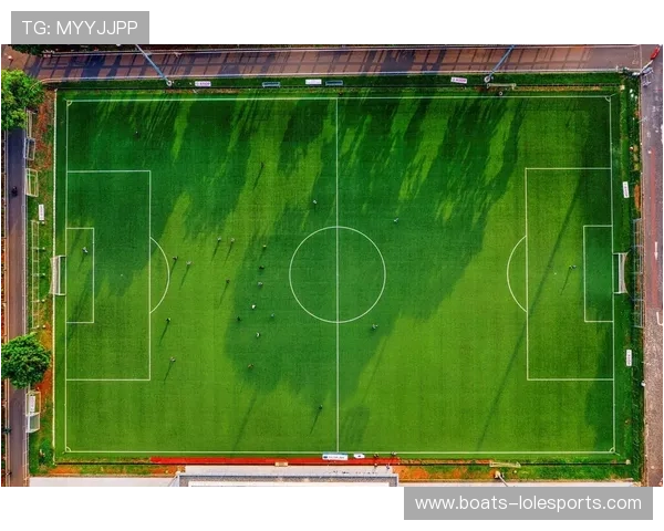足球球星专属训练场地科学搭配与高效实用技巧分享指南 足球球星专属训练场地科学搭配与高效实用技巧分享指南